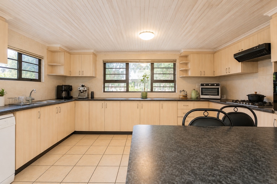3 Bedroom Property for Sale in Middedorp Western Cape